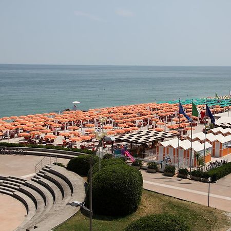 Hotel Cristallo 파노 외부 사진