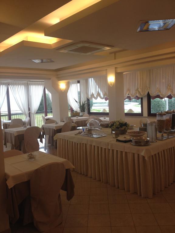 Hotel Cristallo 파노 외부 사진