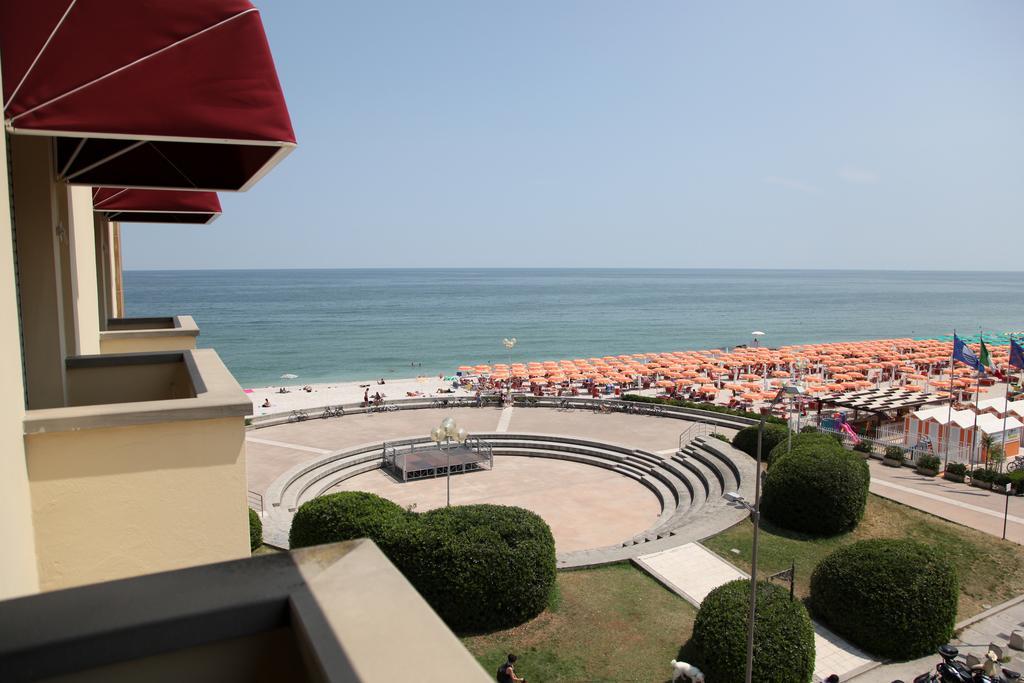 Hotel Cristallo 파노 외부 사진