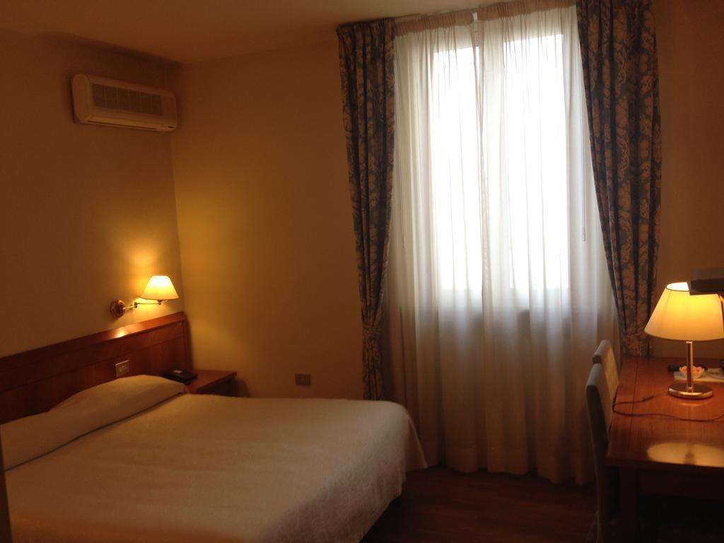Hotel Cristallo 파노 객실 사진