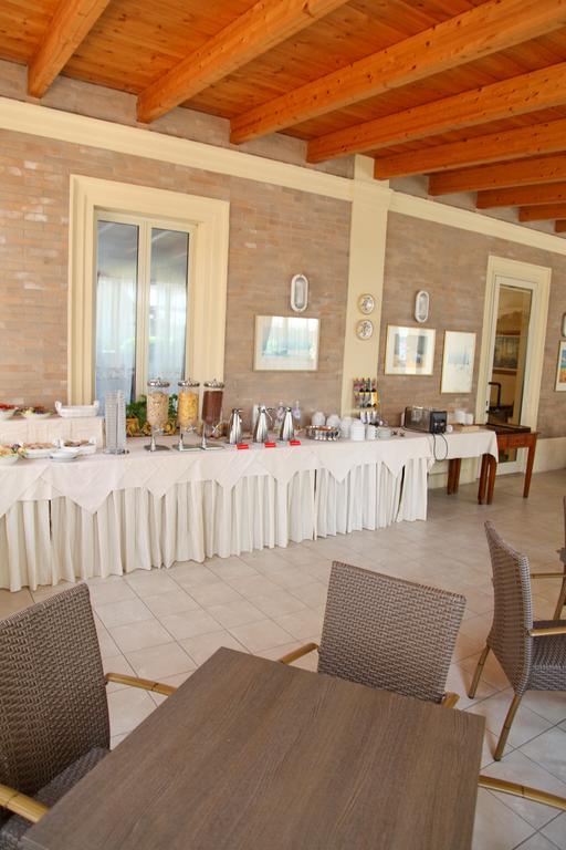 Hotel Cristallo 파노 외부 사진